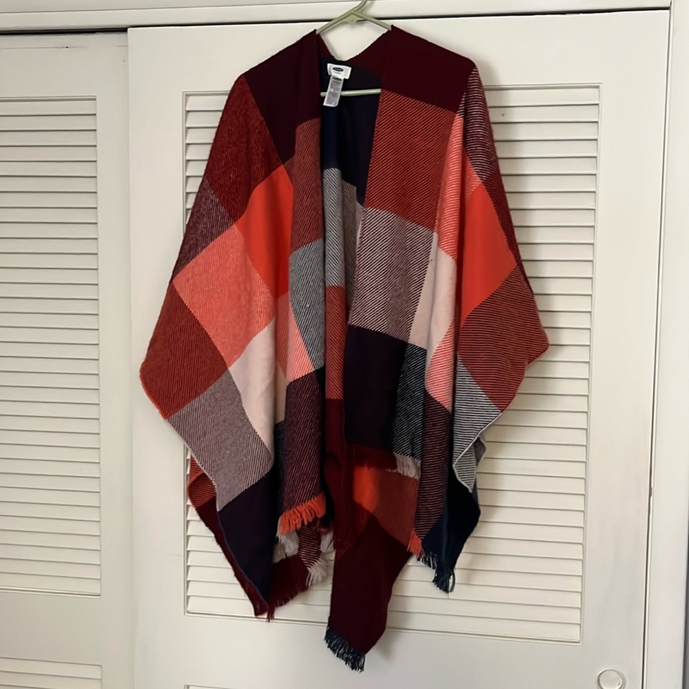 Women's Old Navy Red Coral Pink plaid Fleece Poncho blanket shawl one size